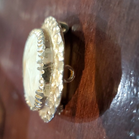 VINTAGE AGED VICTORIAN PENDANT BROOCH PIN GOLDTONE - Picture 5 of 9